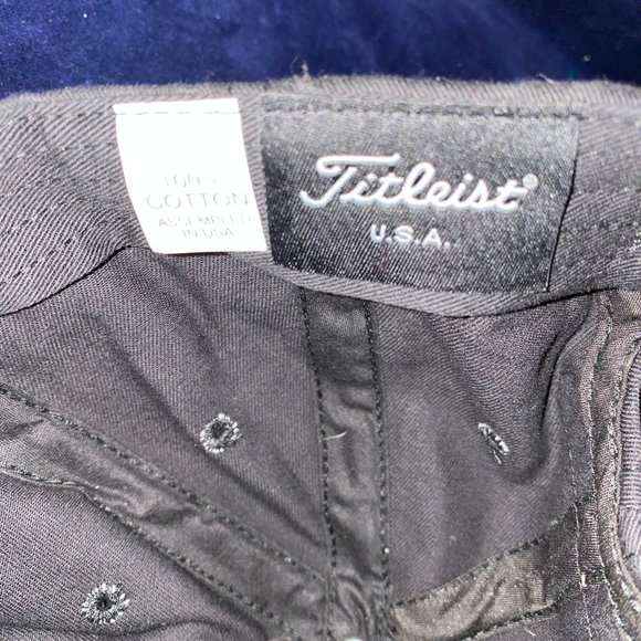 New, Titleist Golf Adjustable Strap Hat - Picture 6 of 7